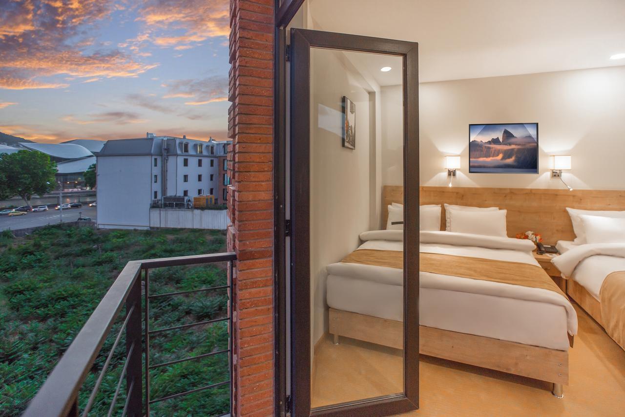 Bridge Boutique Hotel Tbilisi Exteriör bild